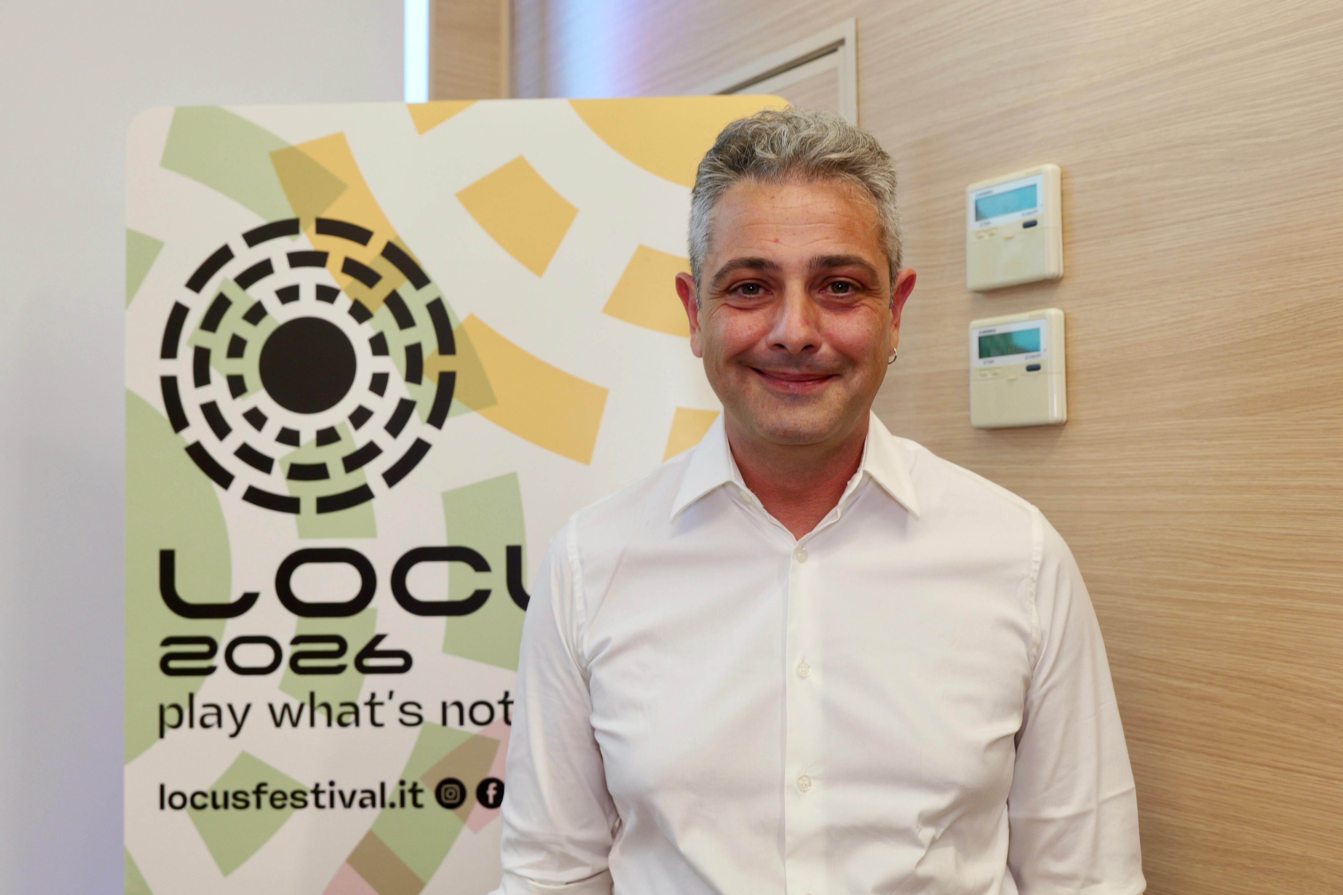 Galleria LOCUS FESTIVAL 2026, PRESENTATO IN CONFERENZA STAMPA IL PROGRAMMA DELLA XXII EDIZIONE - Diapositiva 7 di 7