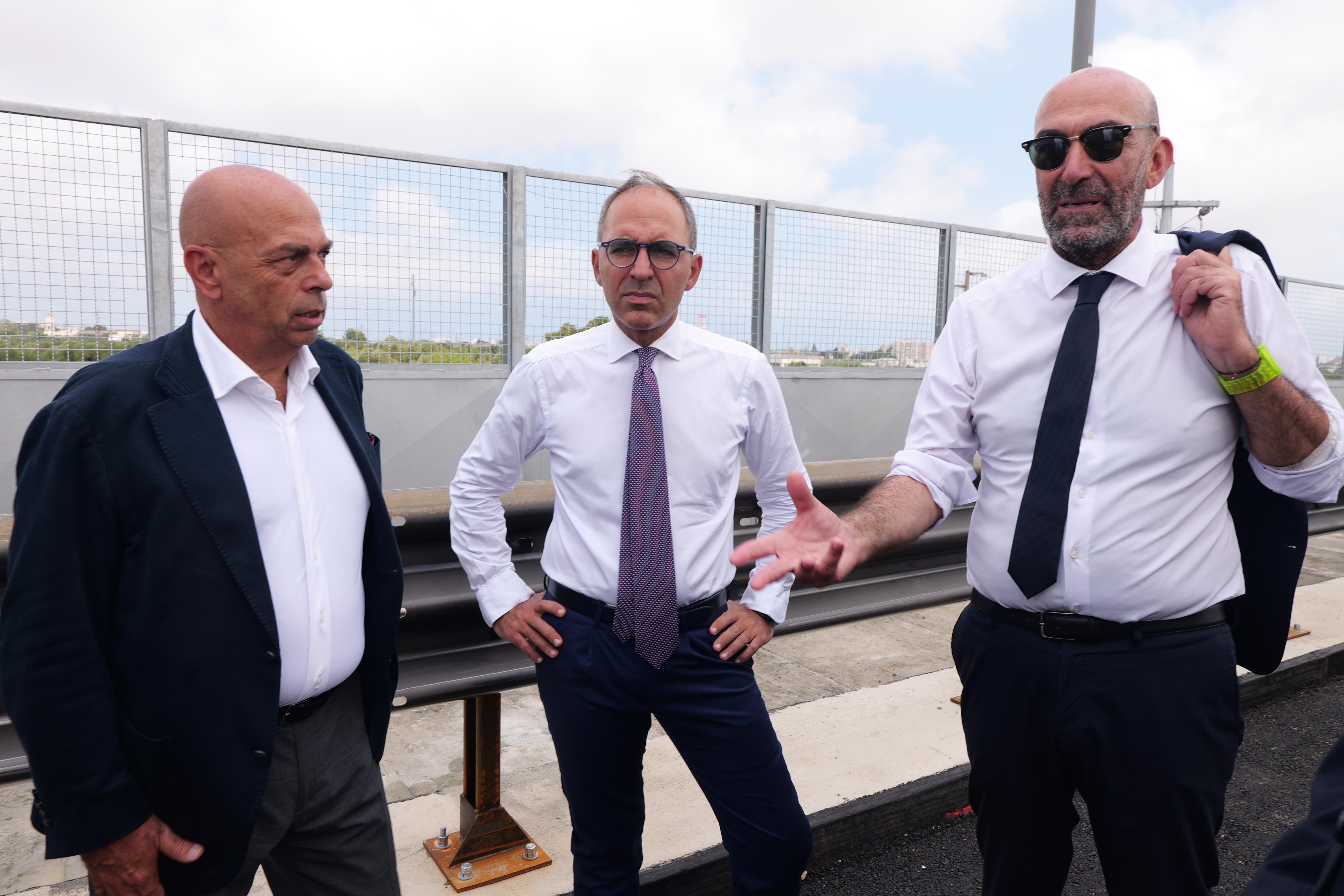 Galleria Mobilità, sopralluogo al cantiere del sovrappasso di Santa Caterina: a settembre Bari eliminerà l'ultimo passaggio a livello delle Ferrovie Appulo Lucane - Diapositiva 5 di 12