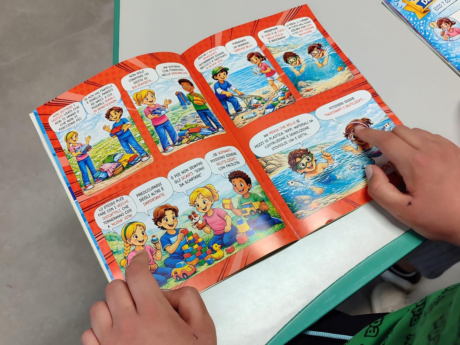 Galleria La Puglia che fa la differenza entra a scuola, l’assessore regionale all'Ambiente e Antonio Stornaiolo consegnano il quaderno sulle buone pratiche per la gestione dei rifiuti e contro gli sprechi - Diapositiva 4 di 17