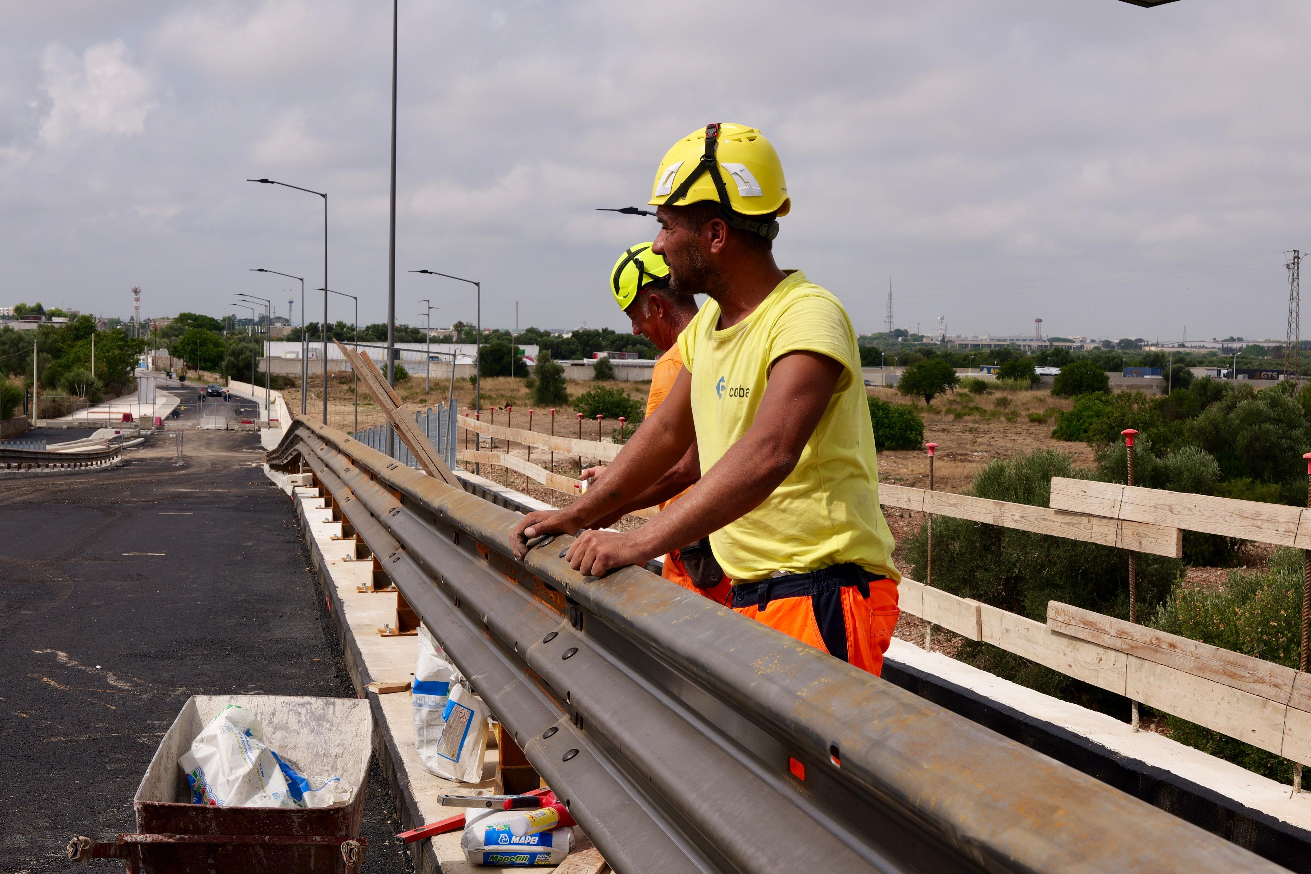 Galleria Mobilità, sopralluogo al cantiere del sovrappasso di Santa Caterina: a settembre Bari eliminerà l'ultimo passaggio a livello delle Ferrovie Appulo Lucane - Diapositiva 10 di 12